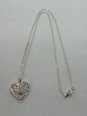 NECKLACE FAMILY TREE HEART PENDANT